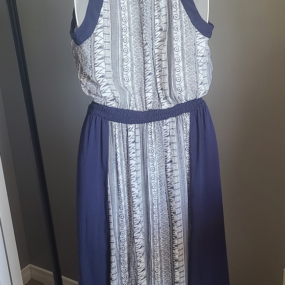 Carmen Marc Valvo Maxi Dress 2 - Picture 5 of 11